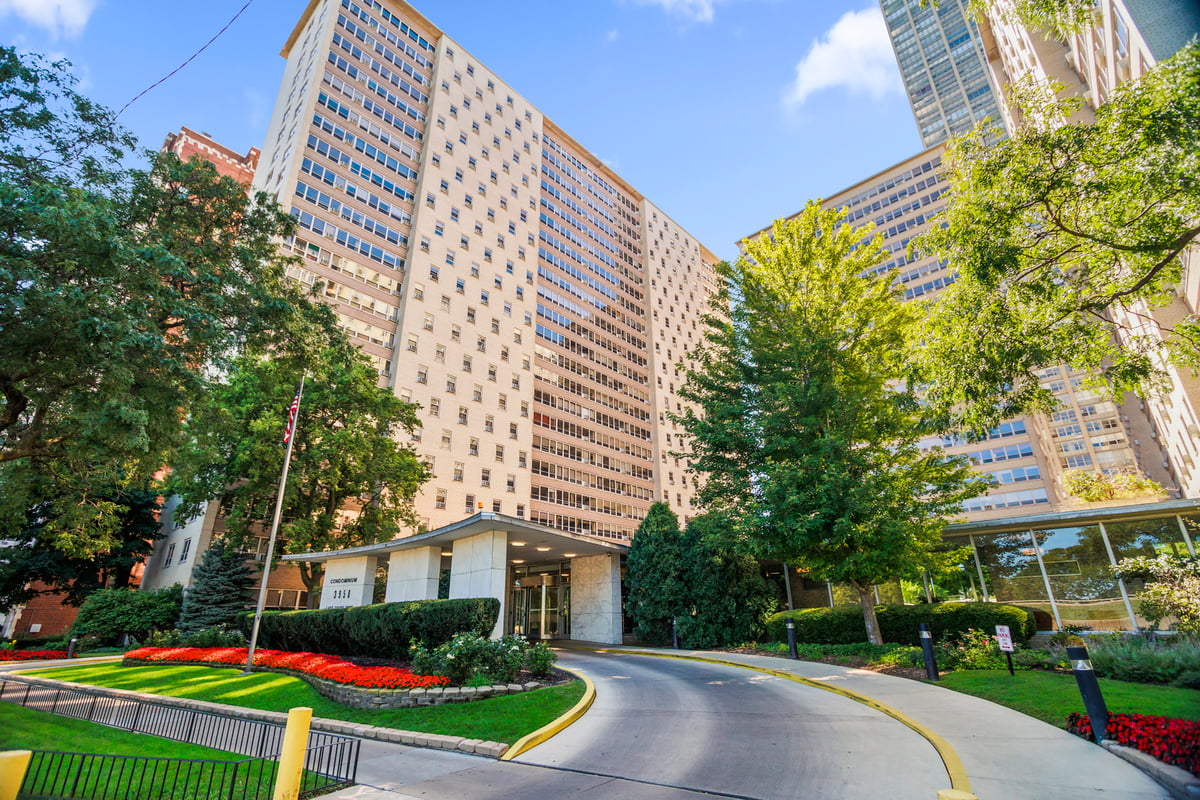 Undisclosed, Chicago, IL 60613