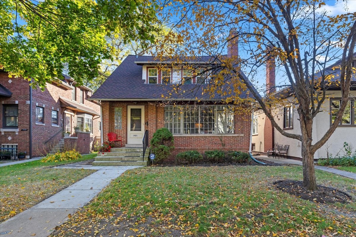 1421 W Juneway Terrace, Chicago, IL 60626