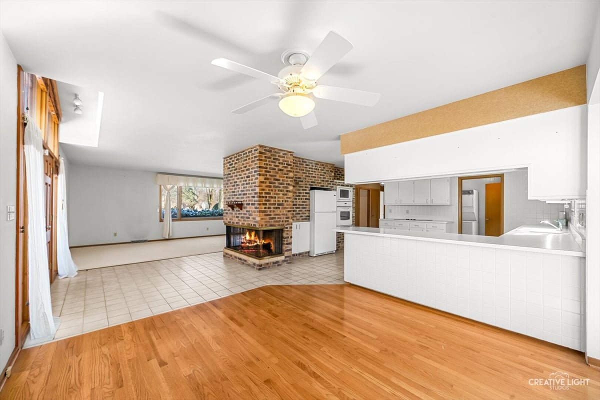 700 MCCLARAN AVENUE, AURORA, IL 60506  Photo 7