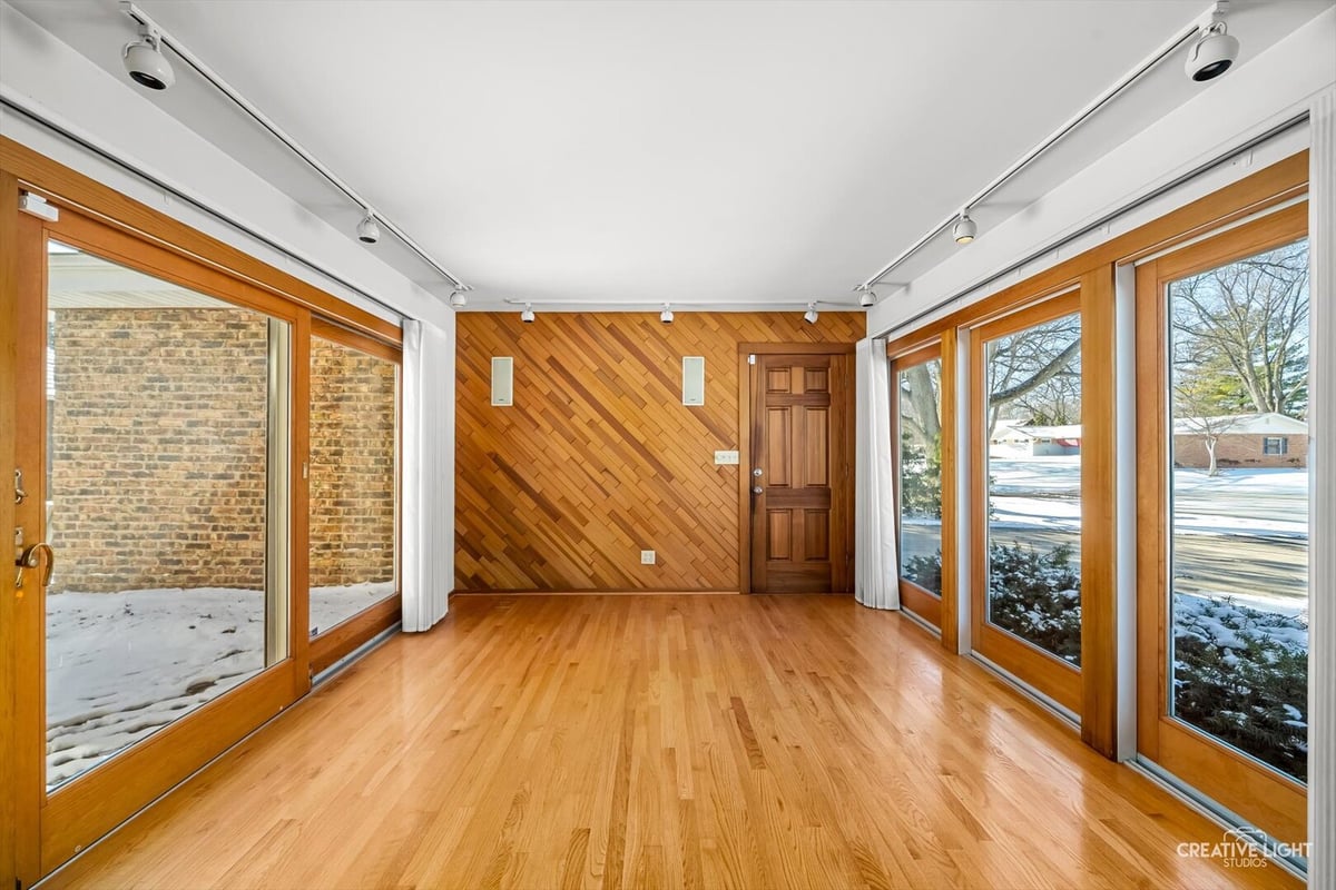 700 MCCLARAN AVENUE, AURORA, IL 60506  Photo 6