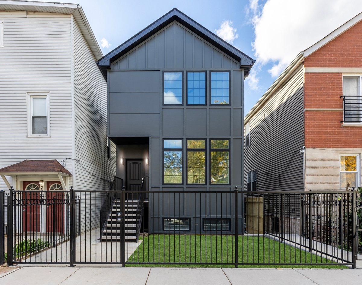 2216 N Talman Avenue, Chicago, IL 60647