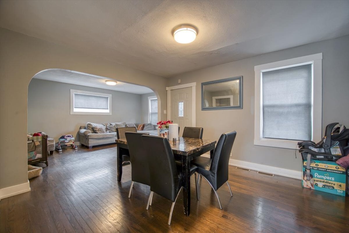 702 JACKSON STREET, AURORA, IL 60505  Photo 4