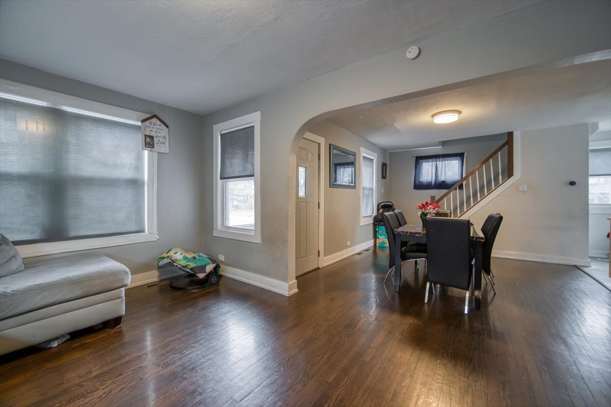 702 JACKSON STREET, AURORA, IL 60505  Photo 3