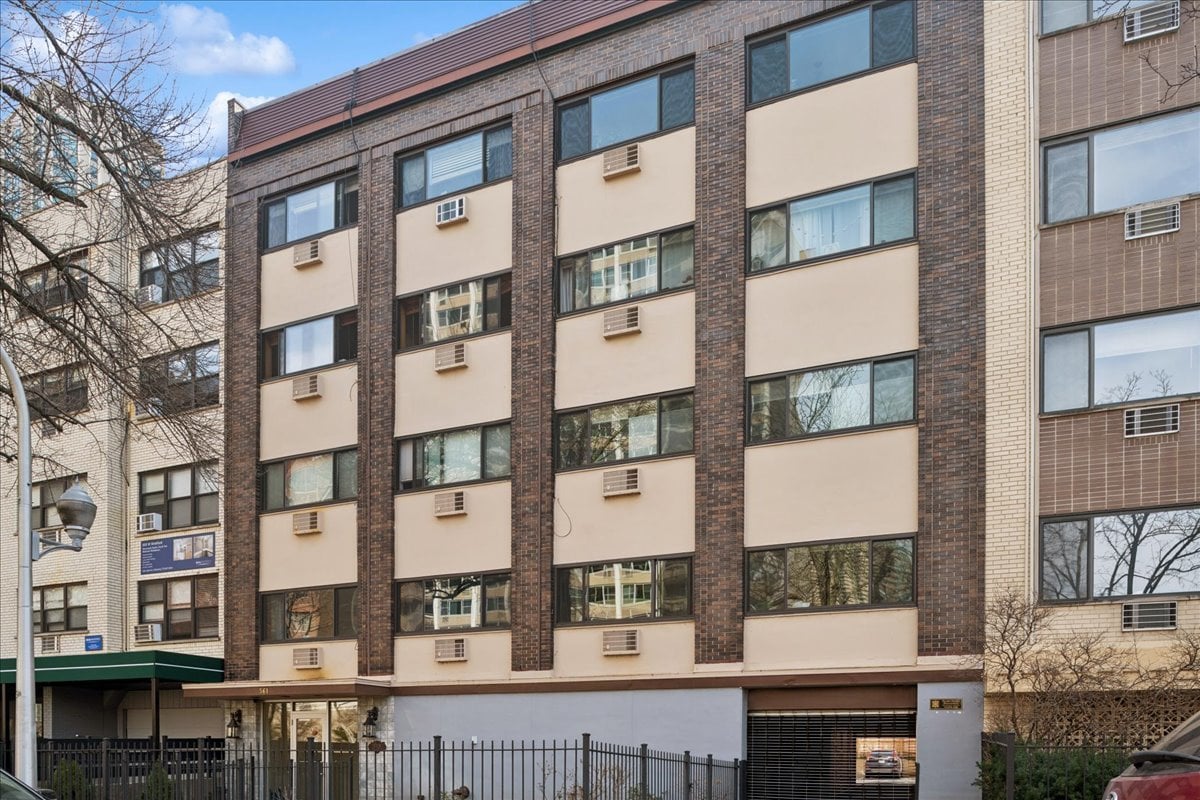 561 W Stratford Place #4C, Chicago, IL 60657
