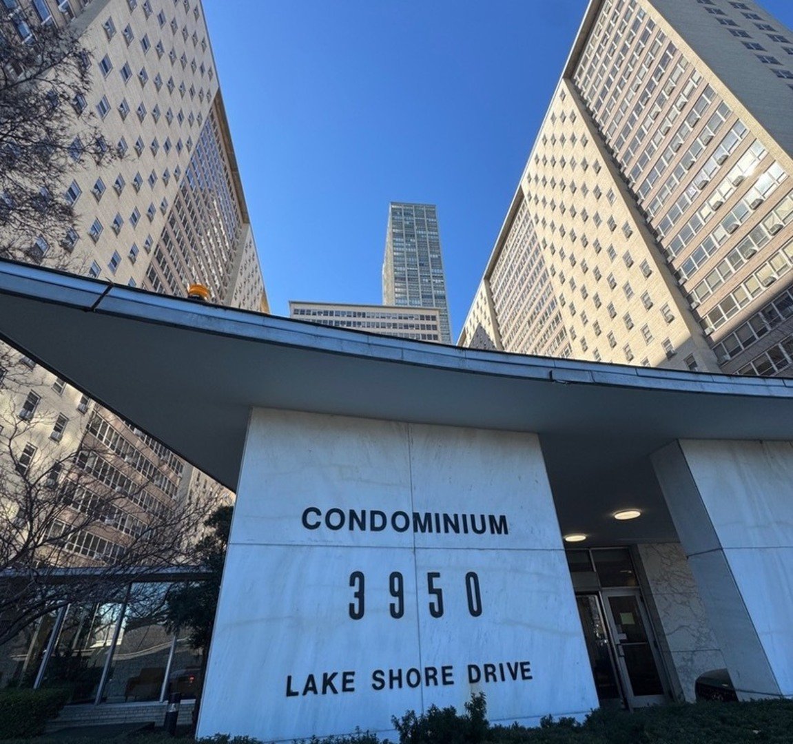 3950 N Lake Shore Drive #1527, Chicago, IL 60613
