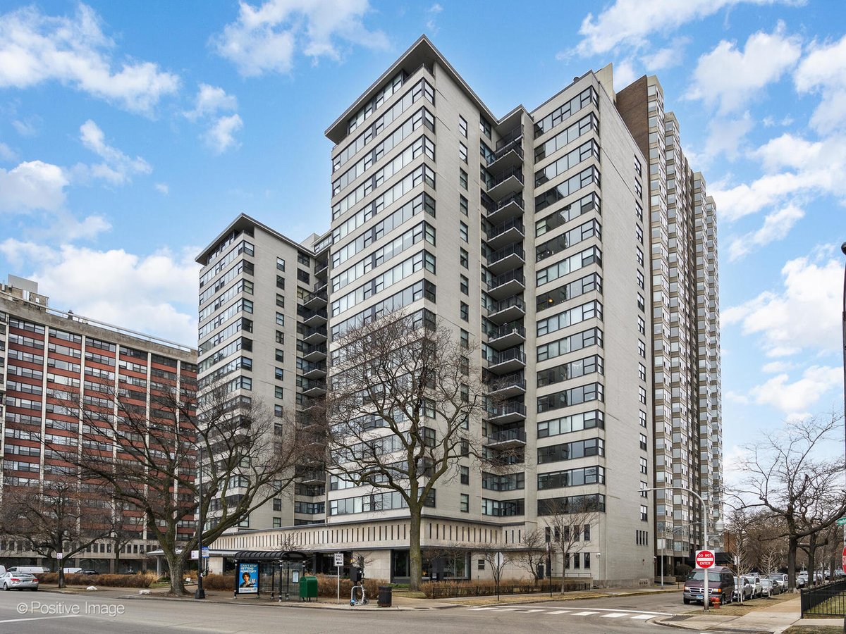 3430 N Lake Shore Drive #15M, Chicago, IL 60657