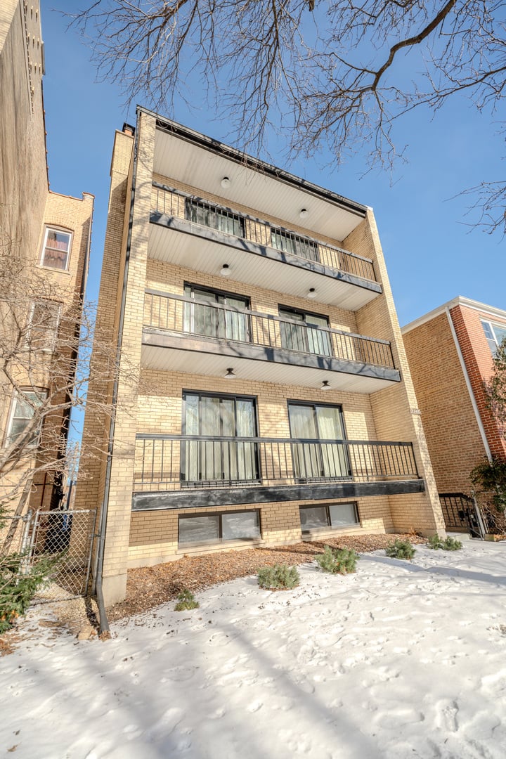 2740 W Farragut Avenue #3