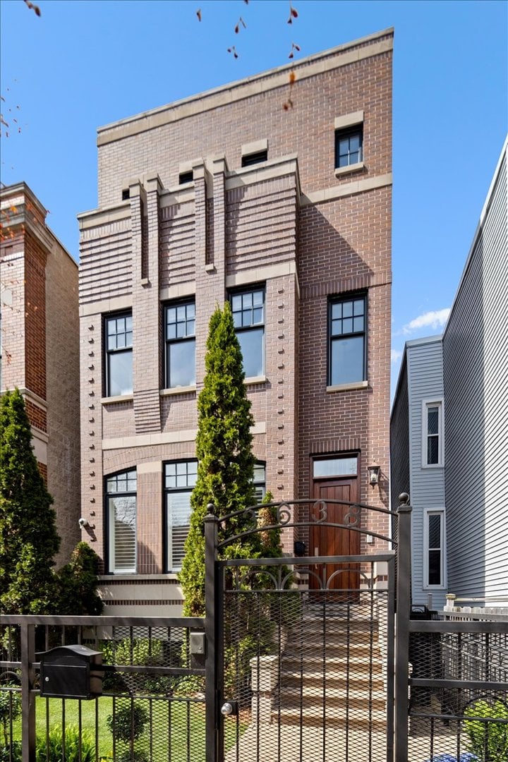 3638 N WAYNE Avenue, Chicago, IL 60613