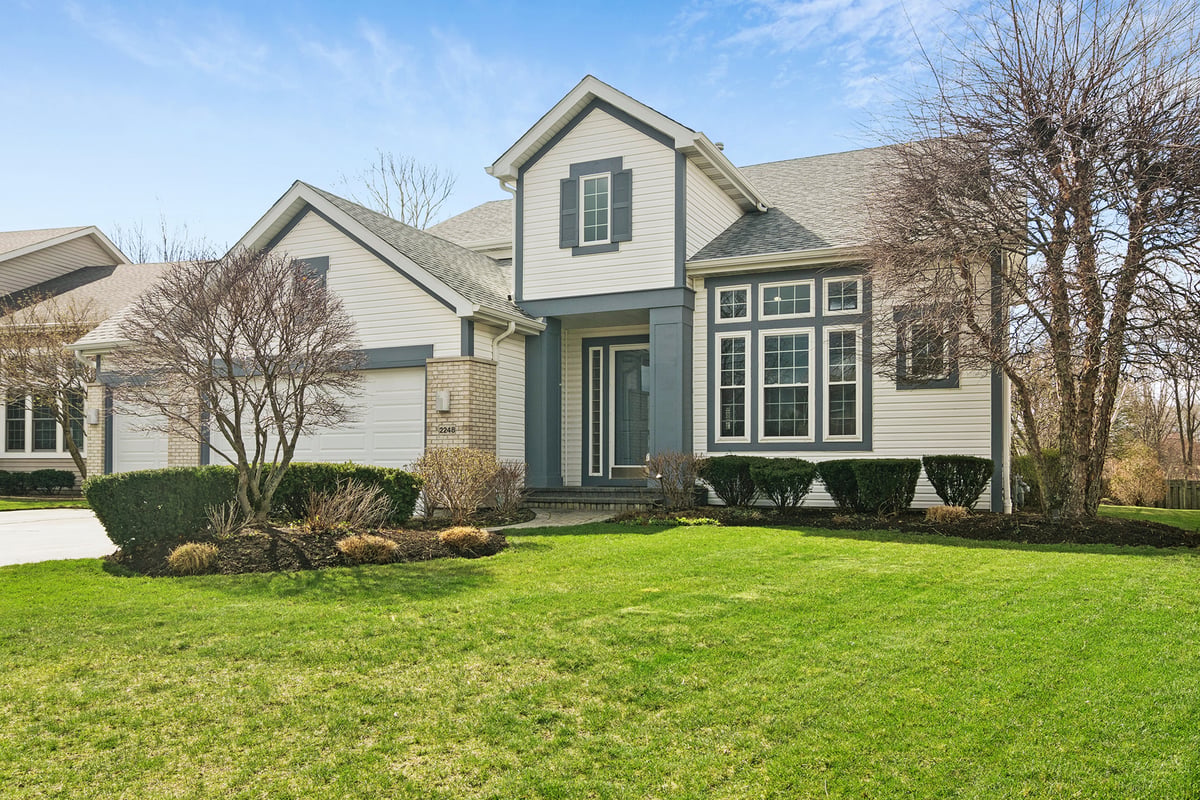 2248 Avalon Drive, Buffalo Grove, IL 60089