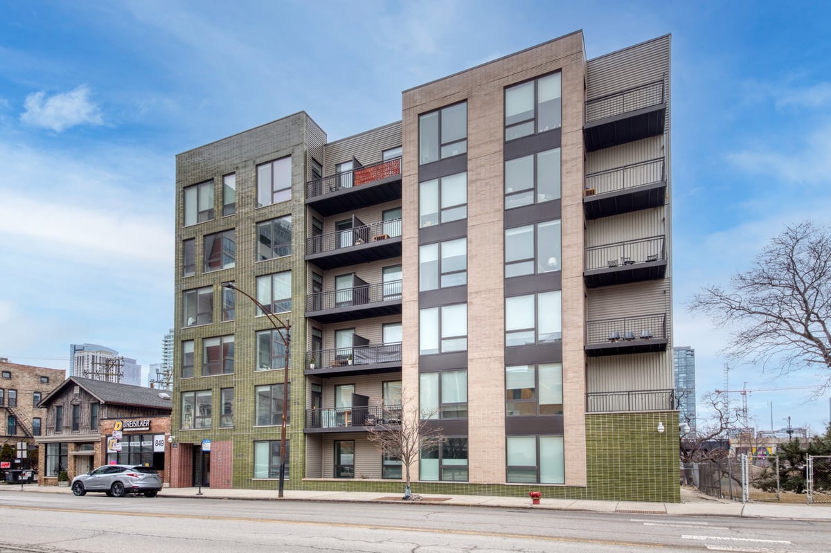851 W Grand Avenue #102