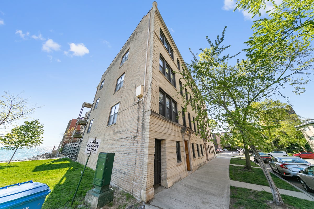 7501 N Eastlake Terrace #2