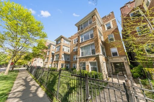 1456 W Fargo Avenue #206