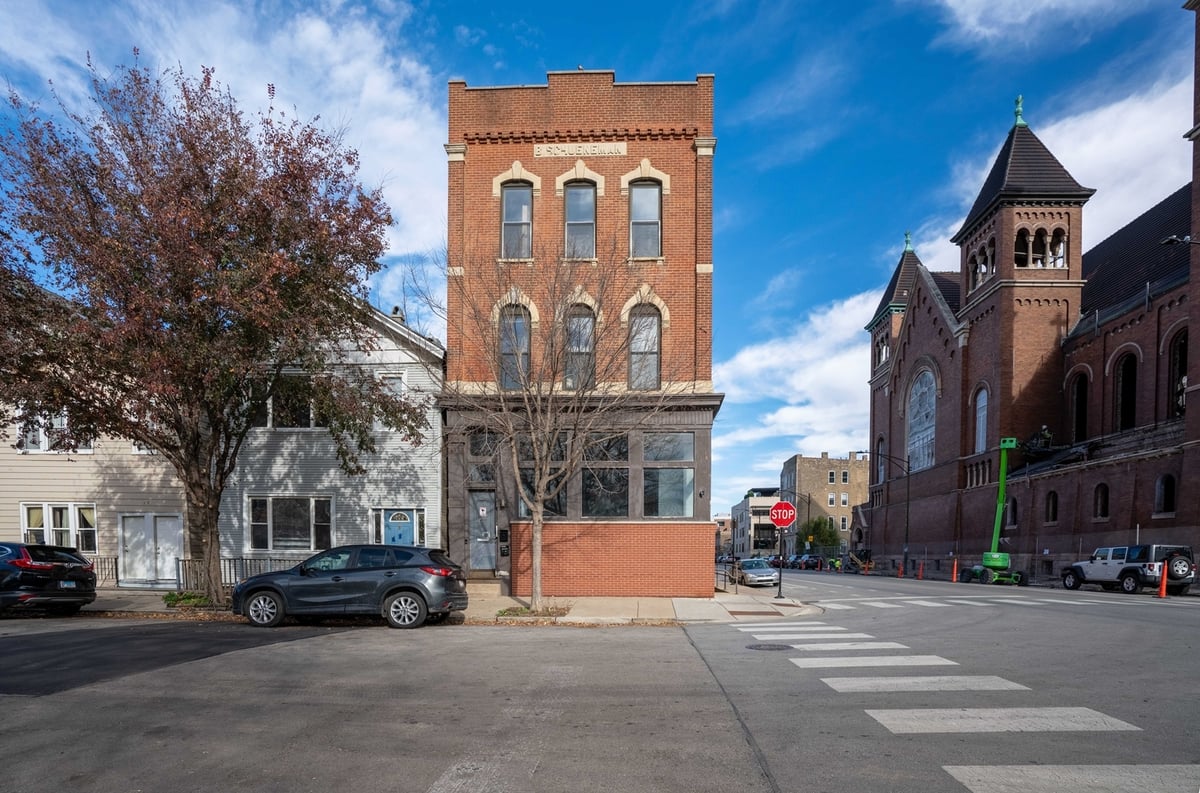 1400 W Chestnut Street #1