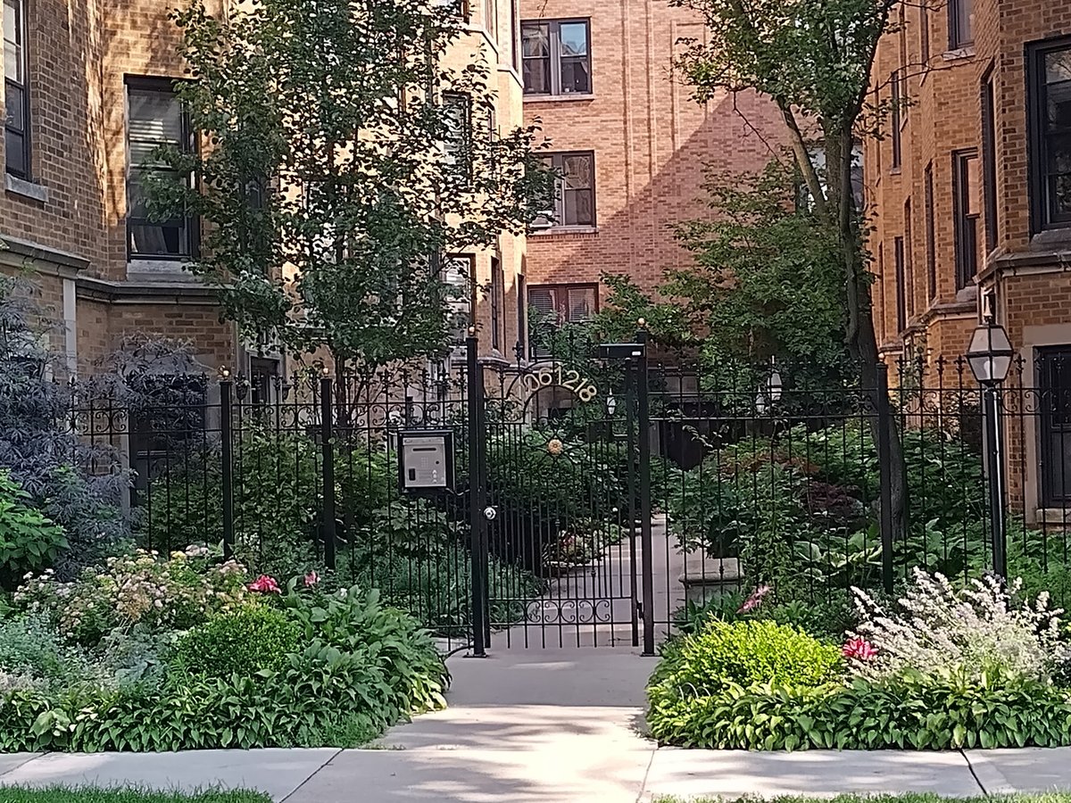 1216 W Jarvis Avenue #G