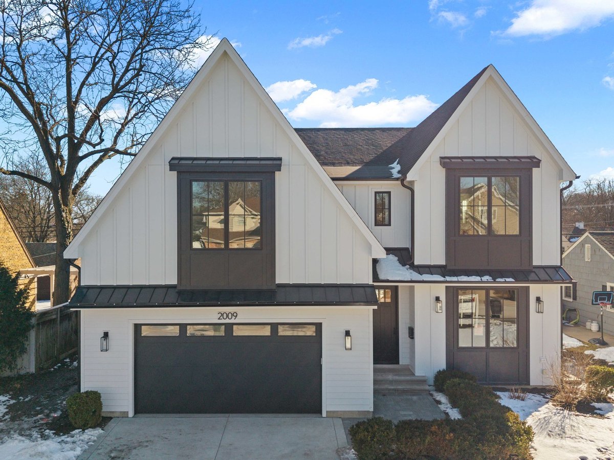 2009 Robincrest Lane, Glenview, IL 60025
