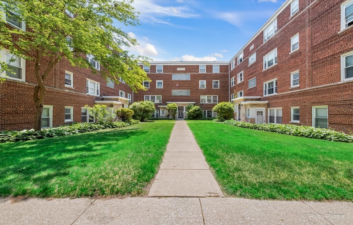 2737 W Berwyn Avenue #2