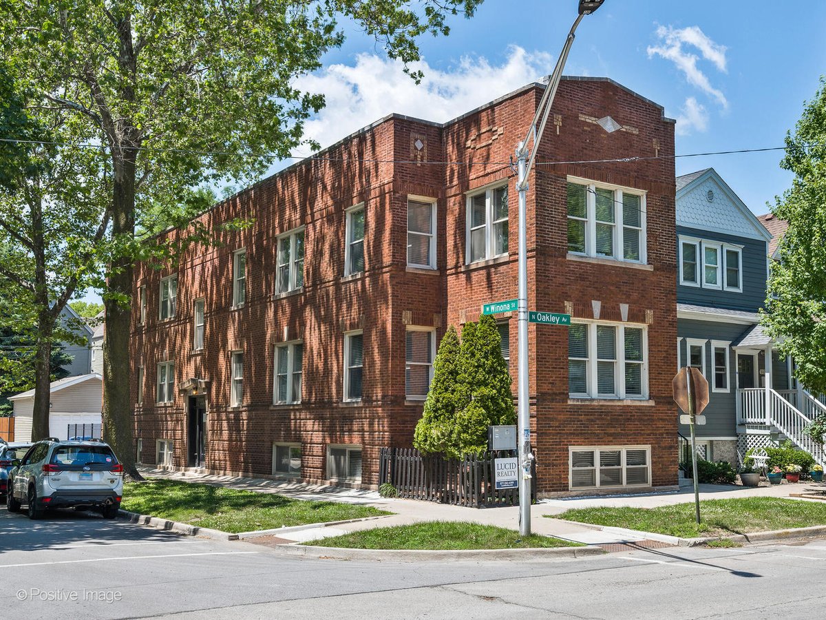 5134 N Oakley Avenue #1R