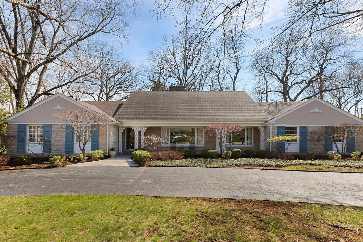 835 Timberline Drive, Glenview, IL 60025