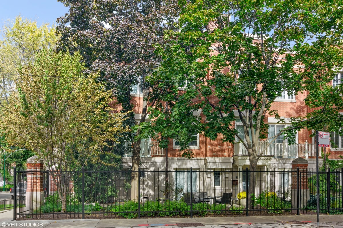 1450 W Wrightwood Avenue