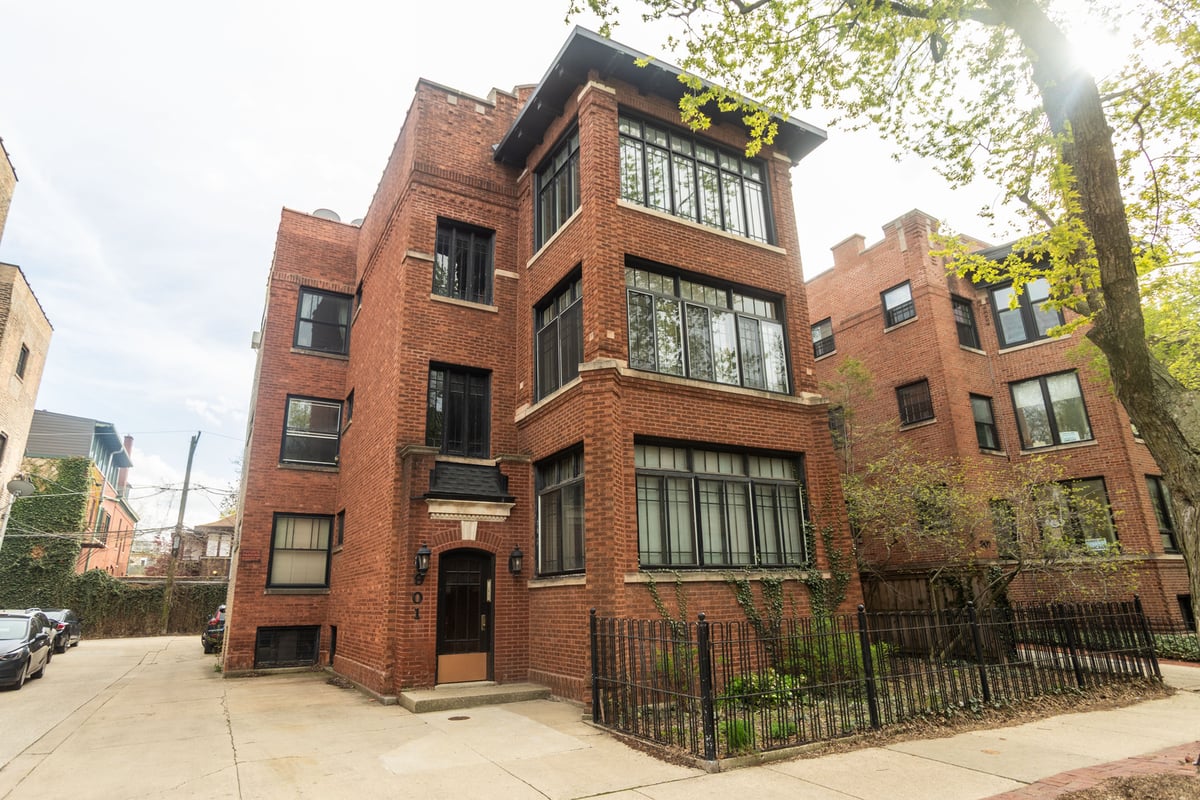 901 W Ainslie Street #2