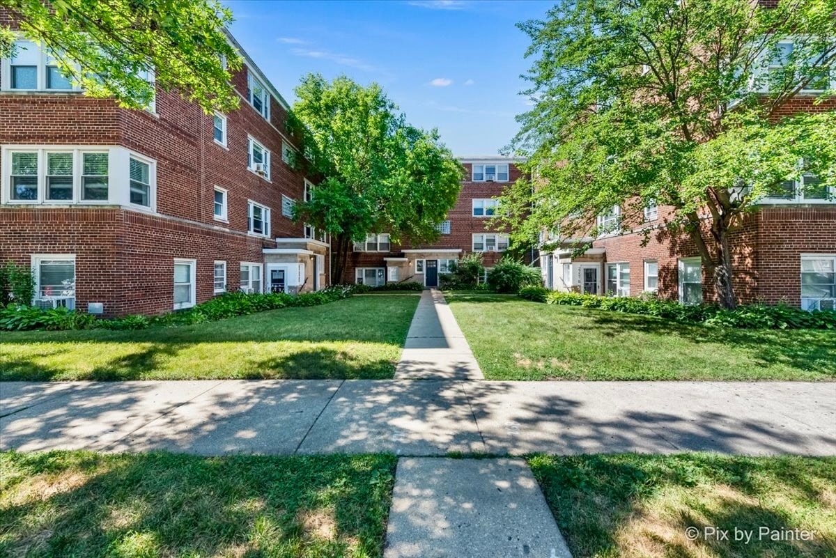 2729 W Berwyn Avenue #3