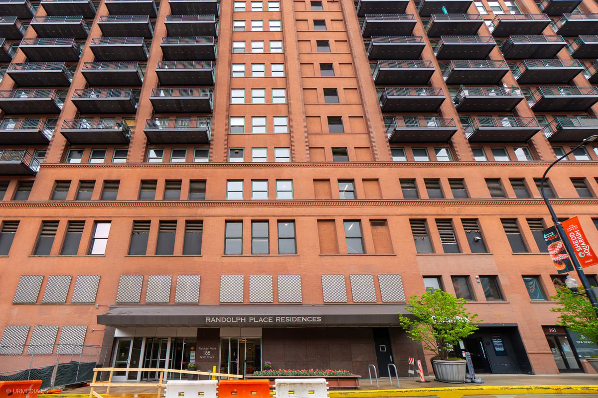 165 N Canal Street #513