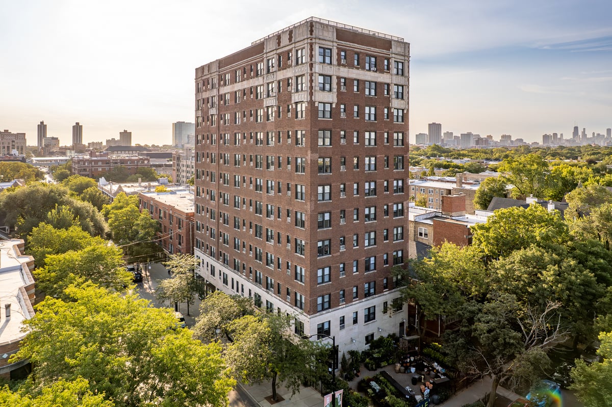 1325 W Wilson Avenue #607