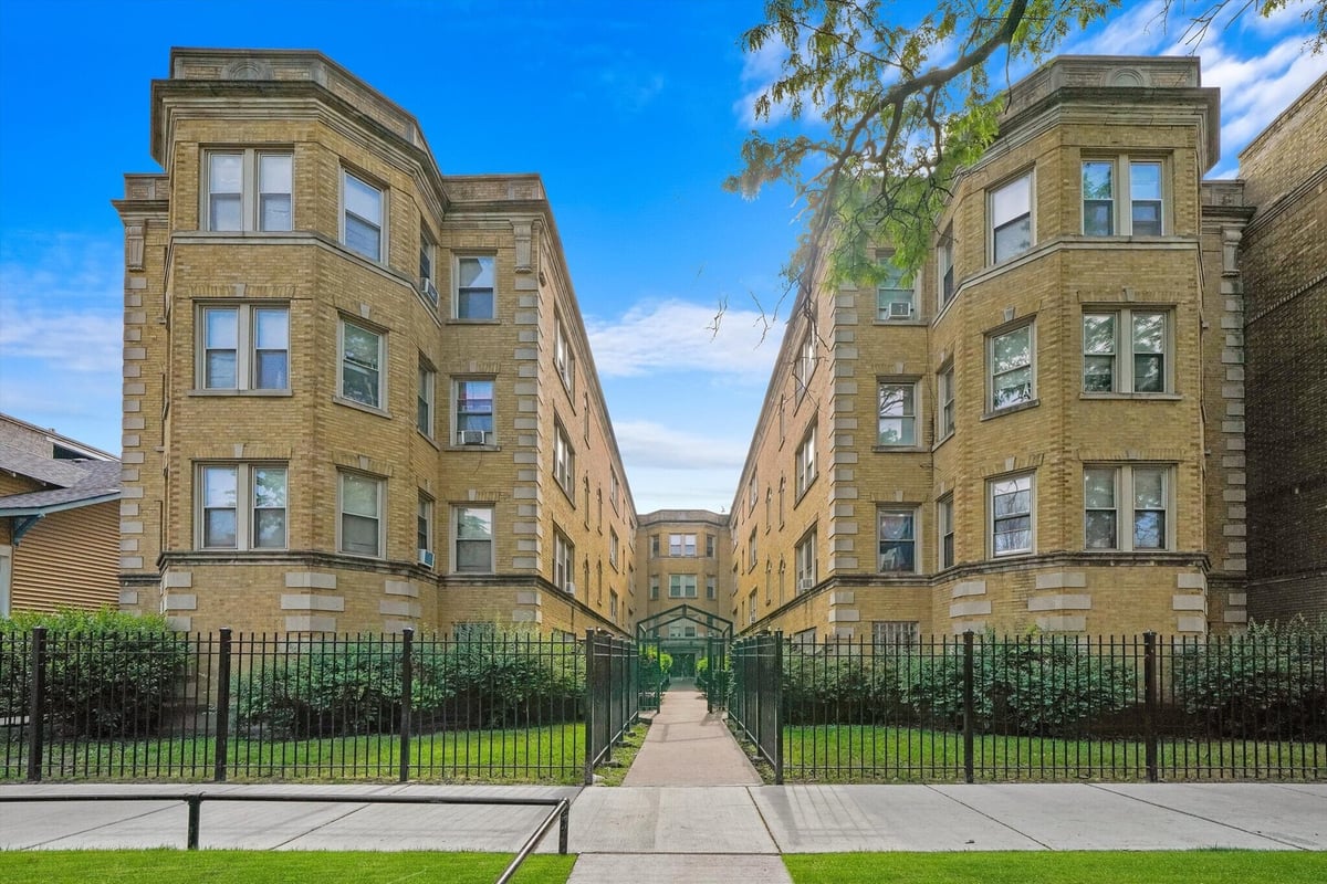 4829 N Springfield Avenue #1B