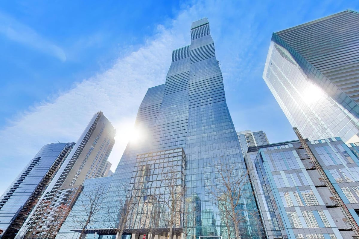 363 E Wacker Drive #2506