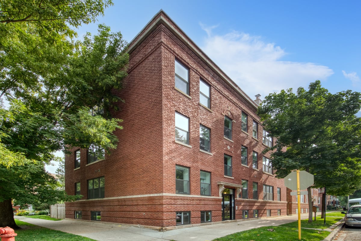 1656 W Summerdale Avenue #2E