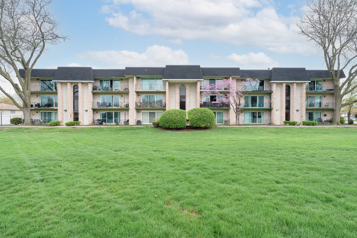 9202 S Pulaski Road #1E, Oak Lawn, IL 60453