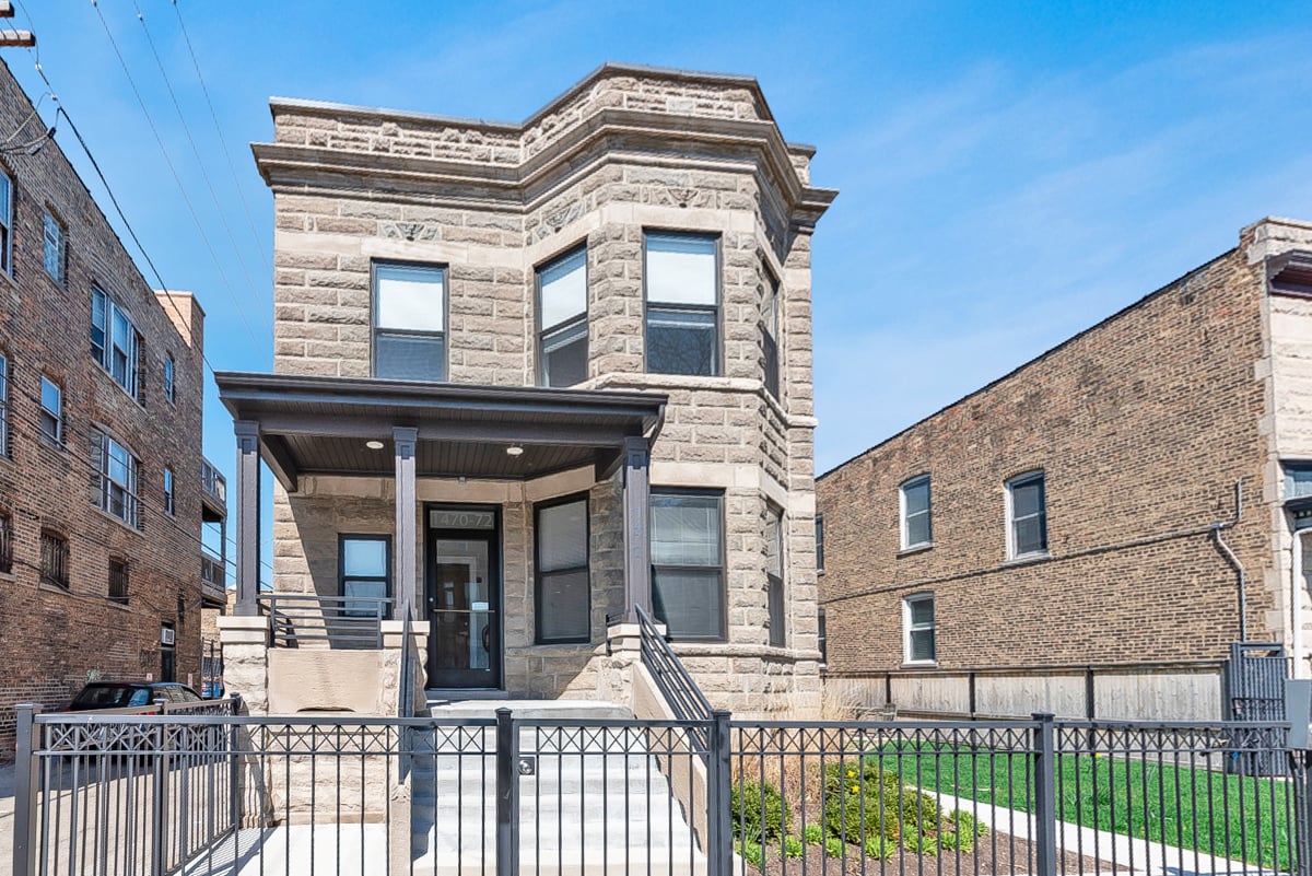 1472 W Summerdale Avenue #2RE