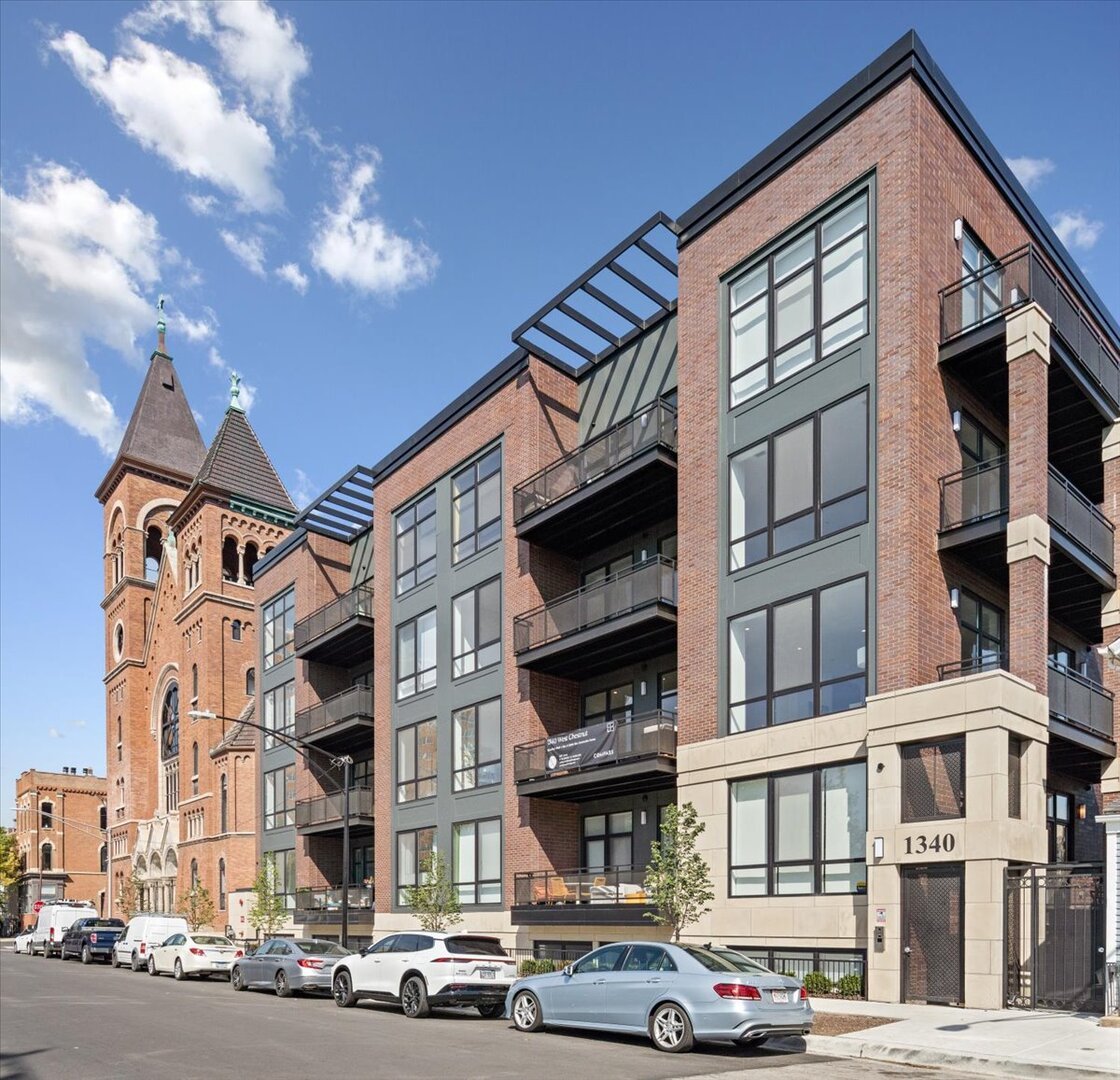 1340 W Chestnut Street #401, Chicago, IL 60642