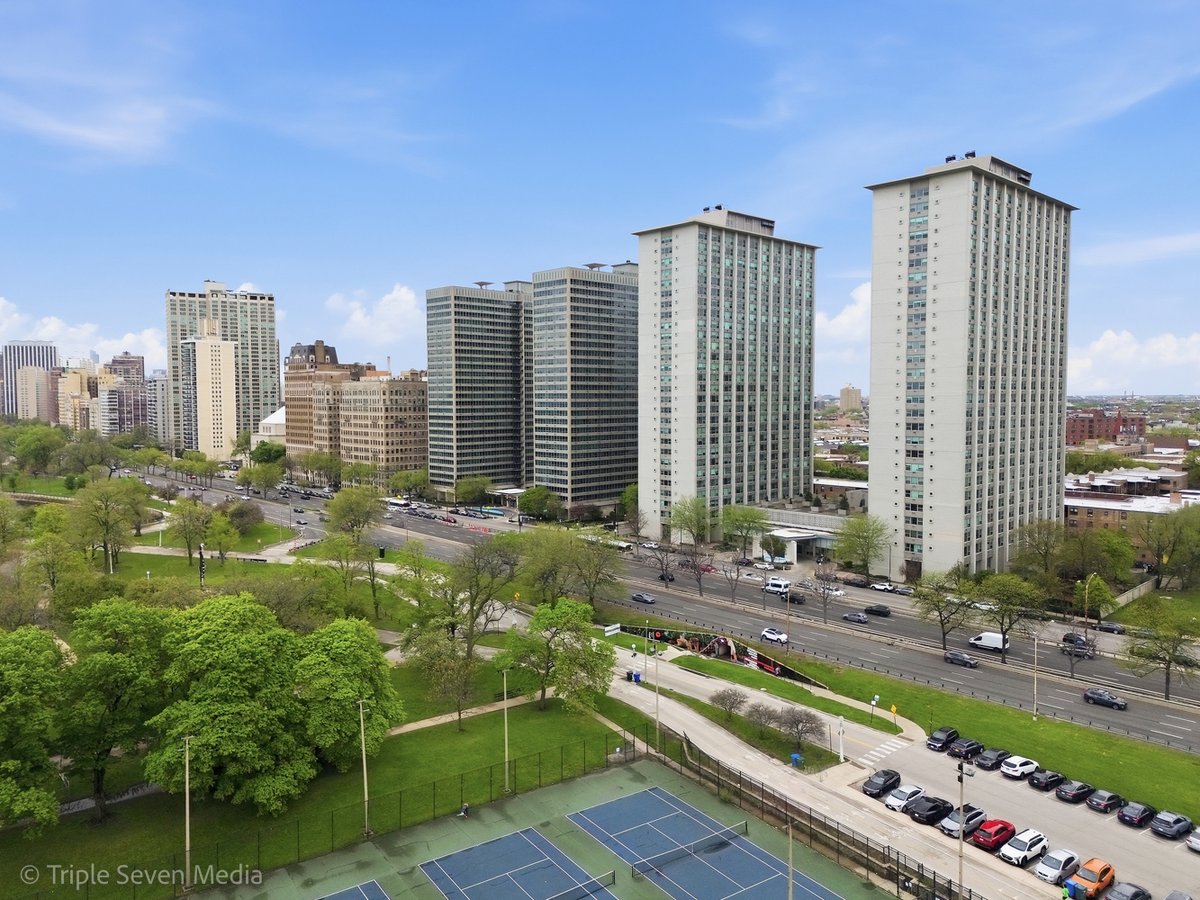 3600 N Lake Shore Drive #709, Chicago, IL 60613