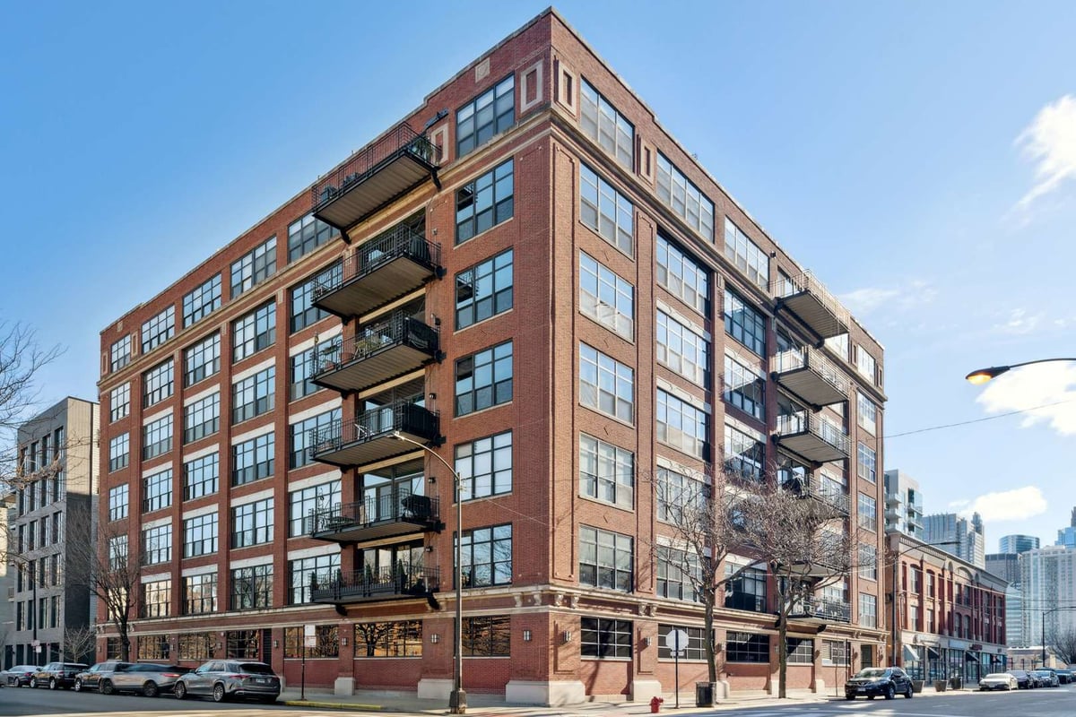 850 W Adams Street #4A