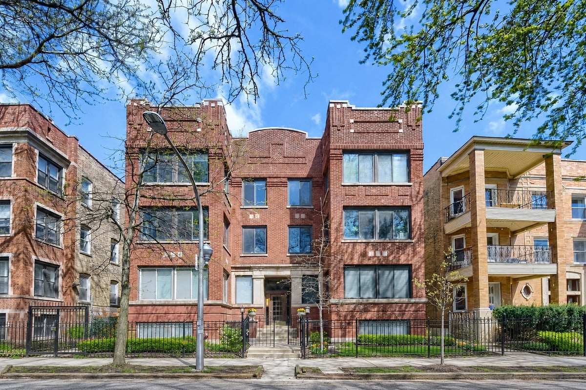 942 W Belle Plaine Avenue #3E, Chicago, IL 60613