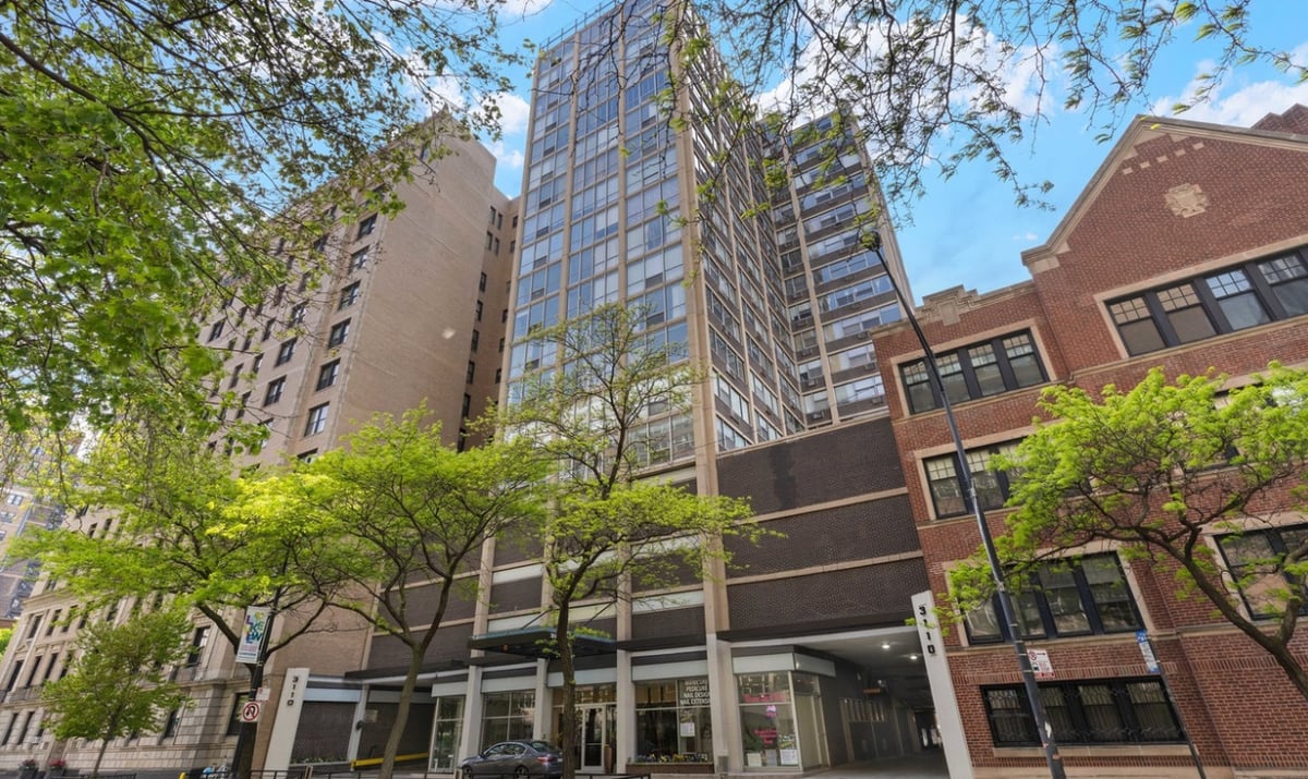 3110 N Sheridan Road #1807, Chicago, IL 60657