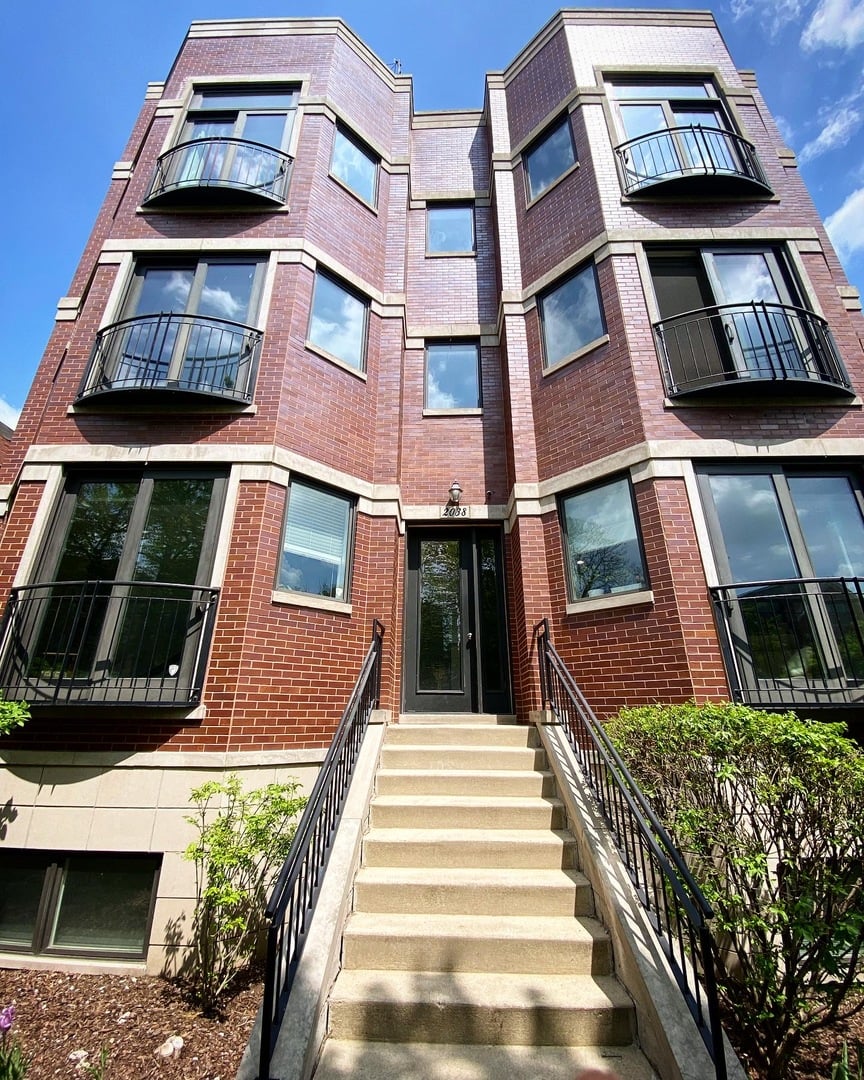2038 W Iowa Street #2W