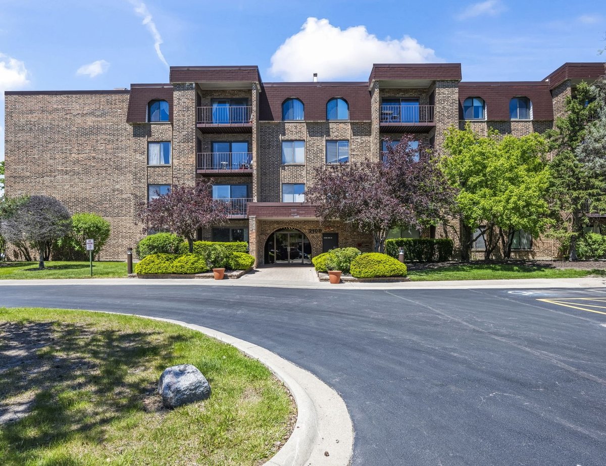 2100 Valencia Drive #308B, Northbrook, IL 60062