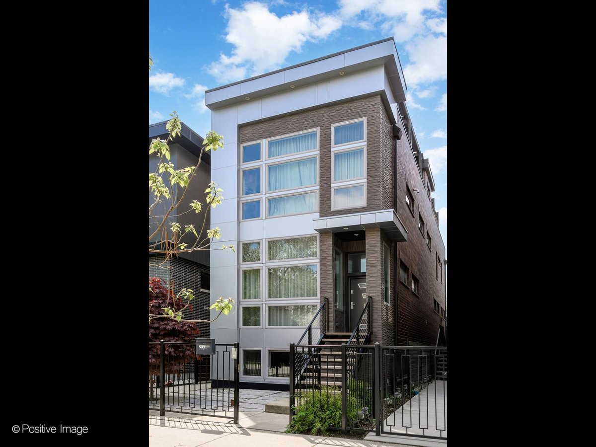 2125 W Erie Street, Chicago, IL 60612
