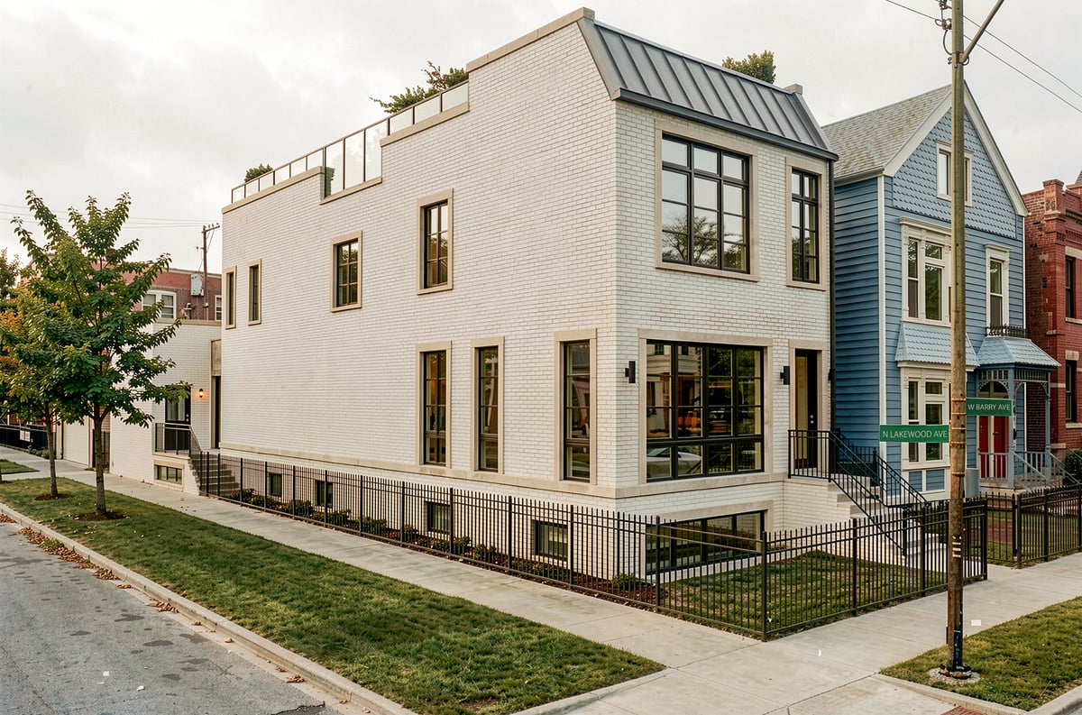 1303 W Barry Avenue, Chicago, IL 60657