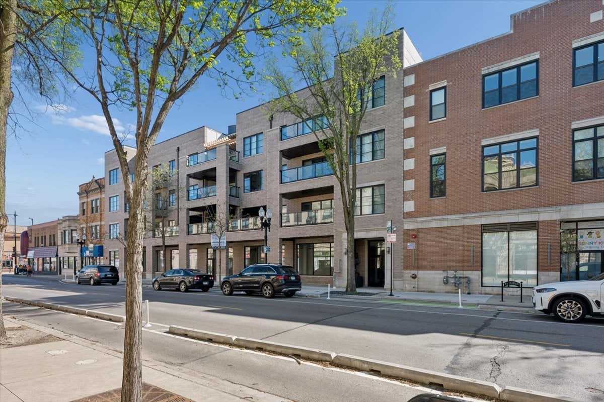4537 N Clark Street #3C, Chicago, IL 60640