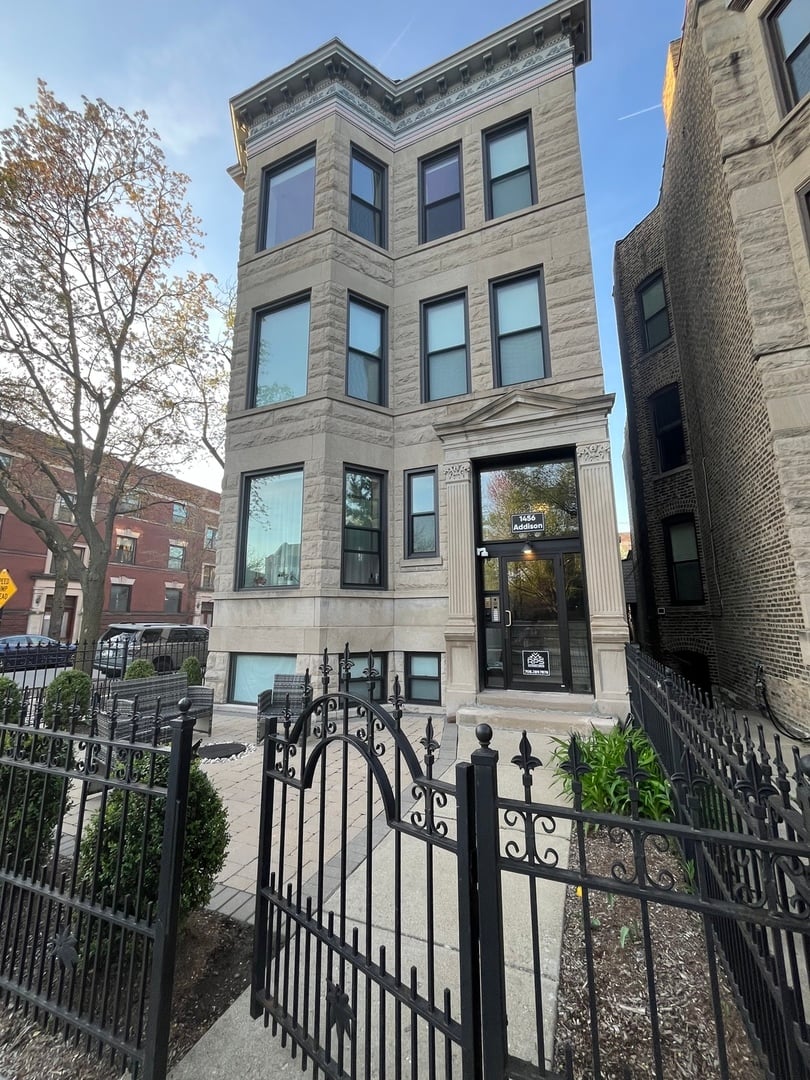 1456 W ADDISON Street #3