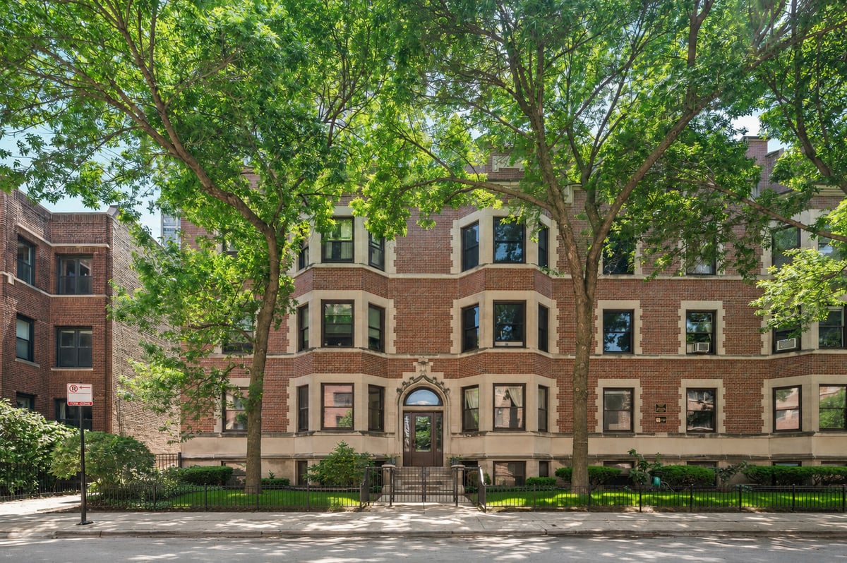 707 W Bittersweet Place #K1, Chicago, IL 60613