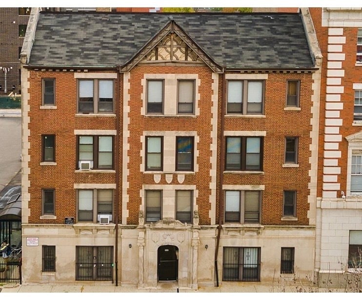 3345 N Marshfield Avenue #406