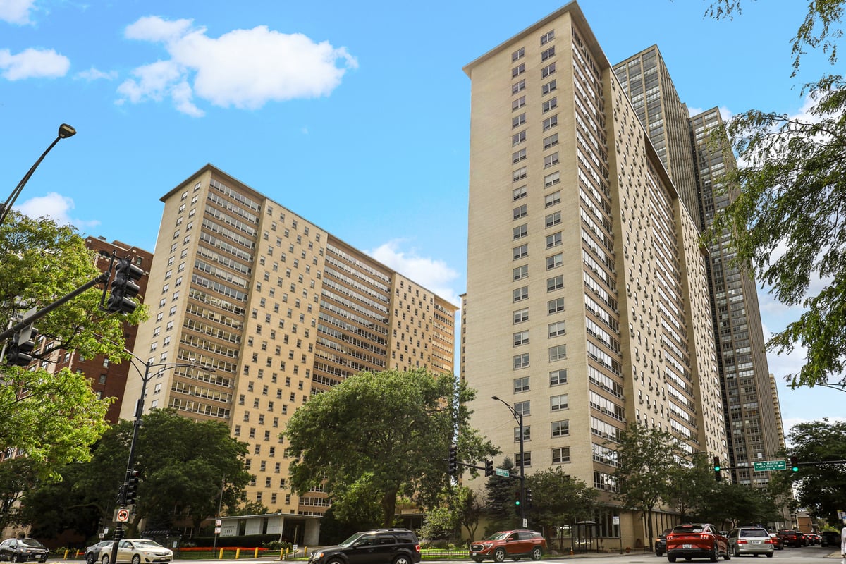 3950 N Lake Shore Drive #1516