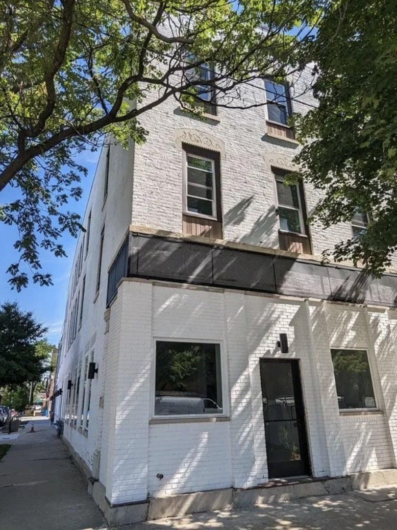 449 N Elizabeth Street #2S