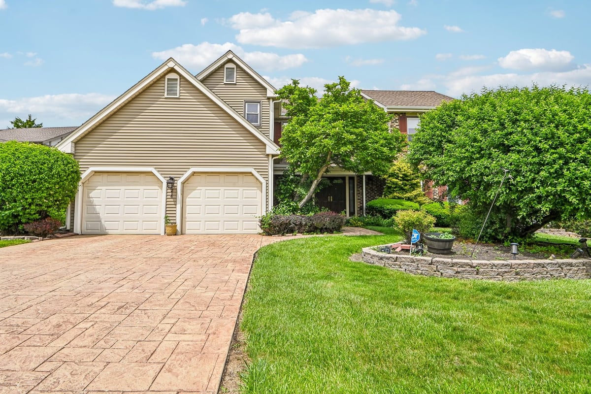 214 Carmelhead Lane, Schaumburg, IL 60193
