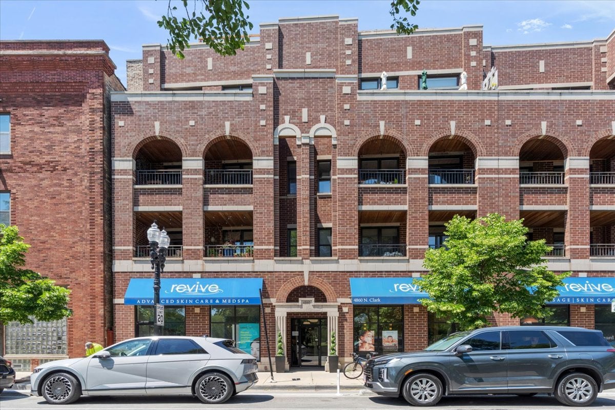 4860 N Clark Street #3s, Chicago, IL 60640