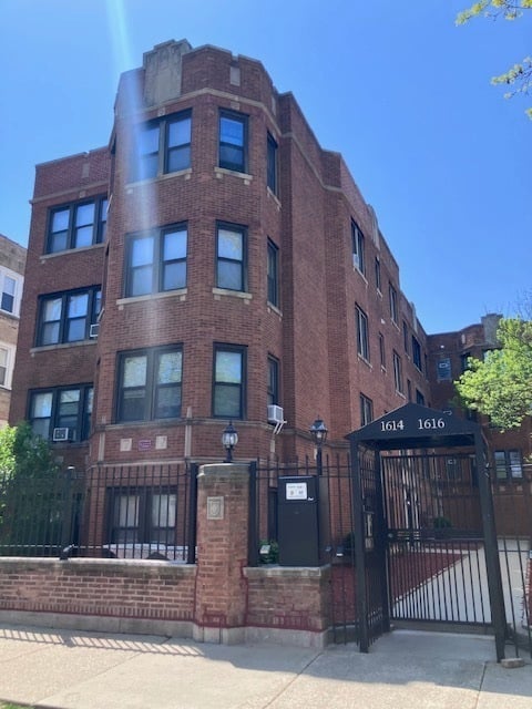 1614 N Harding Avenue #3W